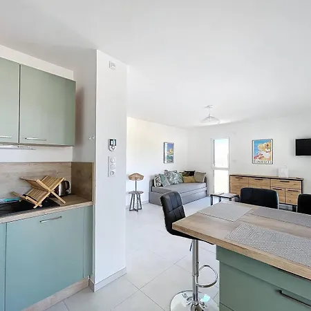 T2 - Avec Piscine Apartment